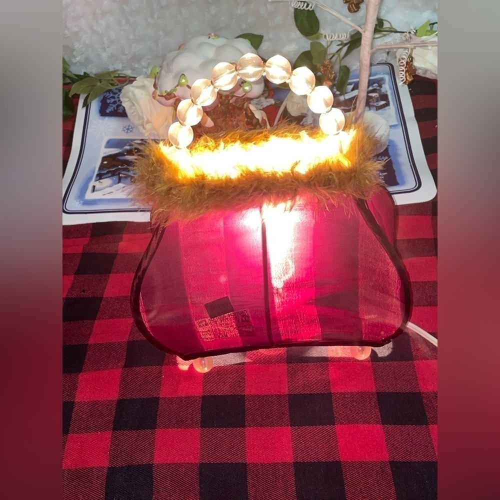 Really Cool Vintage Retro Red Purse Lamp in Excellent Condition